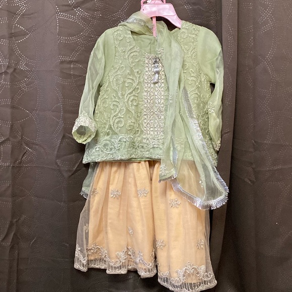 Kids gharara -Anaya by kiran chaudry - Picture 1 of 3